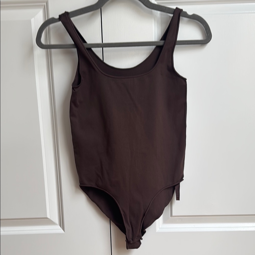 SKIMS Cool Brown Bodysuit S/M